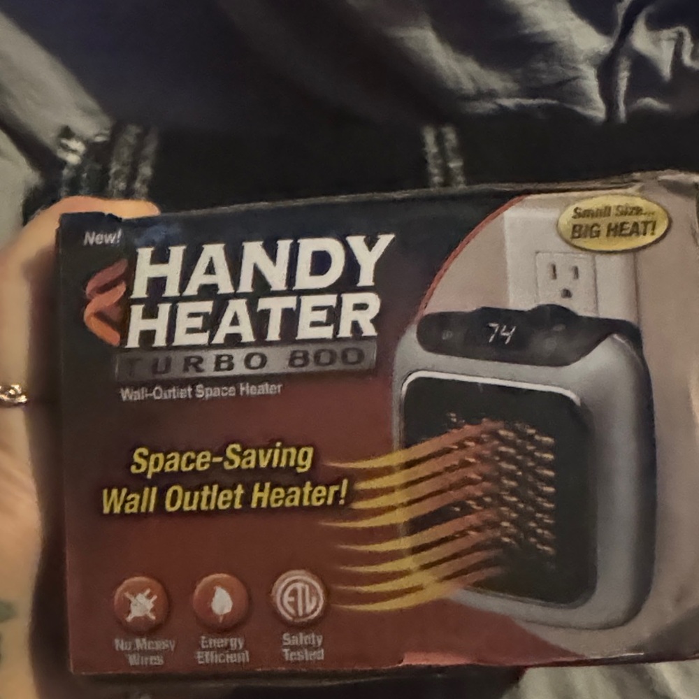 Turbo 800 Wall Outlet Space Heater - Black GREAT FOR SM OFFICE - Picture 3 of 5